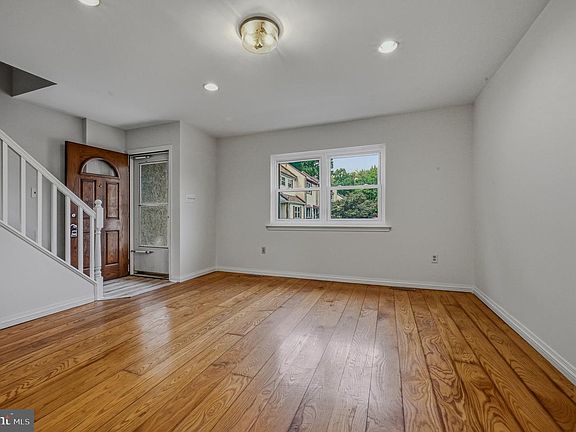 4th image of 834 Hasting Ct