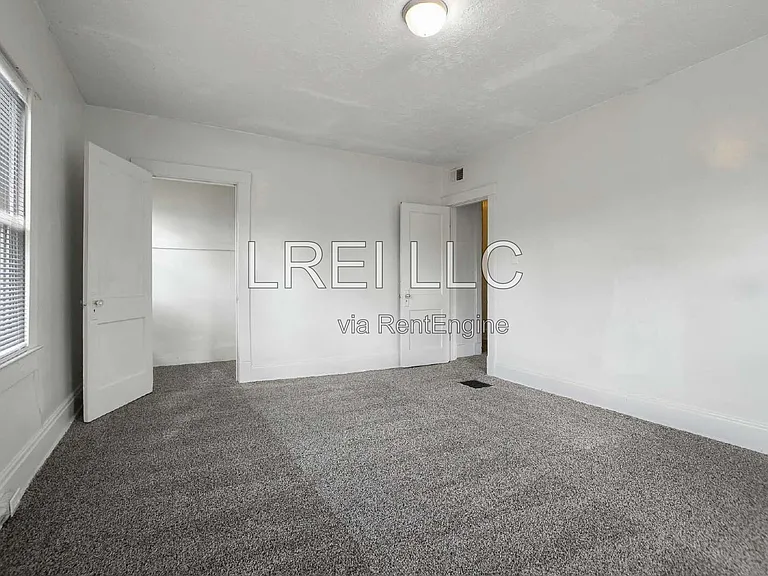 615 S 38th St #2 — Photo 7