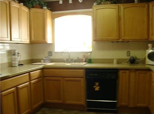 4th image of 2683 Highland Dr W