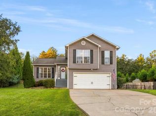 106 S River Glen Dr, Morganton, NC 28655