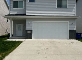 3752 30th St S, Moorhead, MN 56560