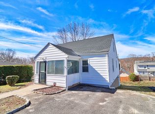 17 Bronx Ave, Waterbury, CT 06705