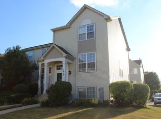 1607 Superior Ct, Gurnee, IL 60031