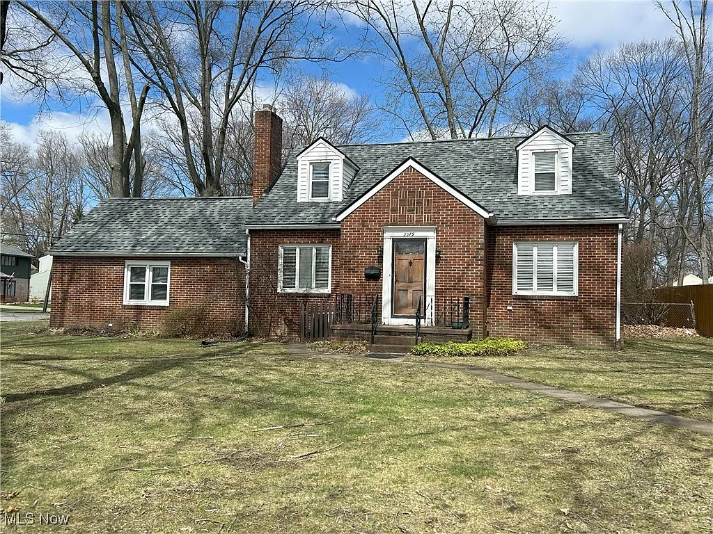 2079 Woodland St NE photo 1