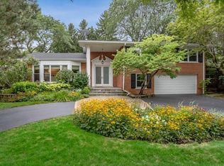 726 Brookvale Ter, Glencoe, IL 60022