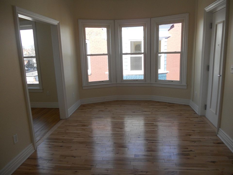 1st image of 1110 Main St APT 15