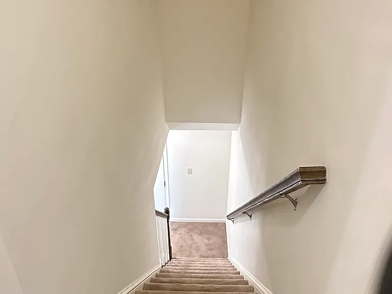 110 Nolan Dr — Photo 34