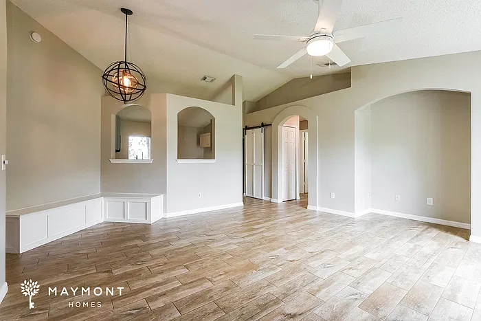 3 bed, 2.0 bath, 1190 sqft, $1,875 — Photo 3