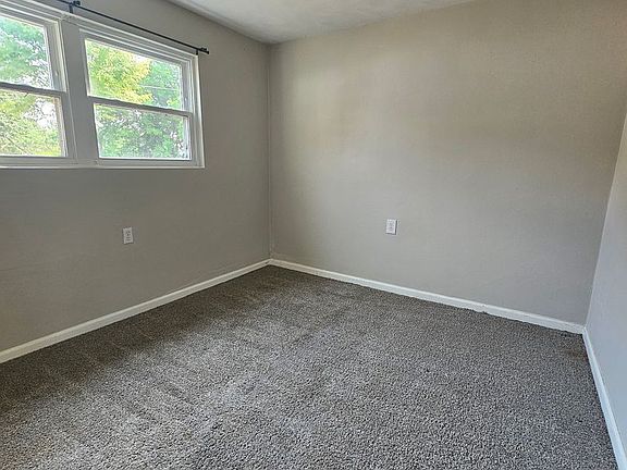 5th image of 3424 Heatherton Dr APT 2