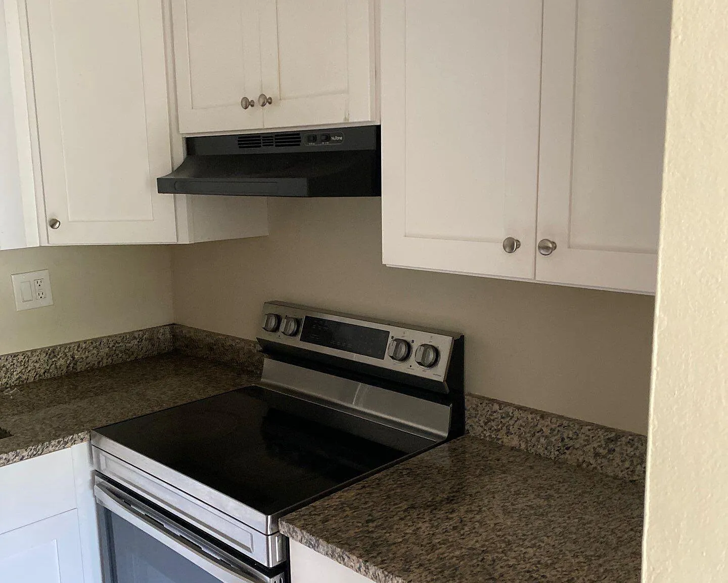 Olive Glen — Photo 2