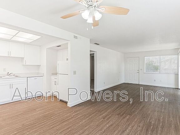 2nd image of 2529 Greenwood Ln #3