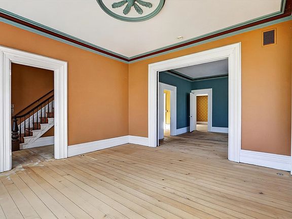 5th image of 2149 Saint Lawrence Ave