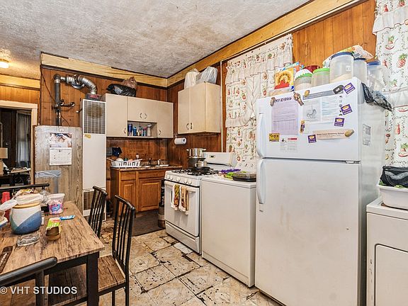5th image of 5416 S Damen Ave