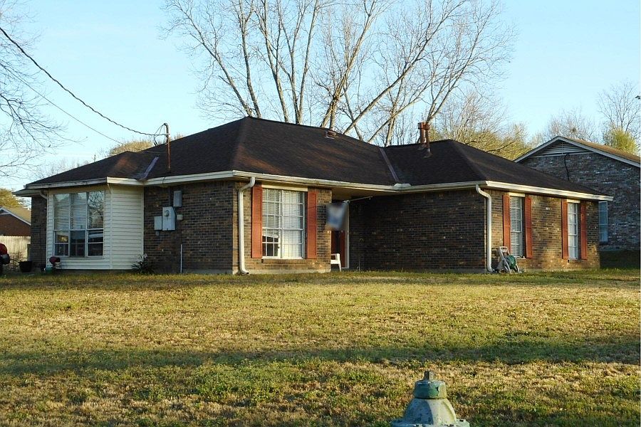 2nd image of 103 Thames Dr