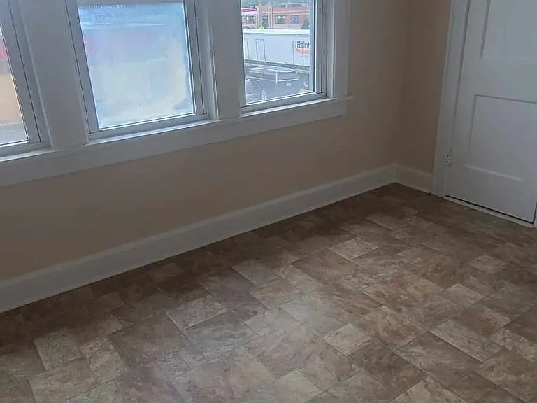 2415 Lathrop Ave #2 — Photo 2