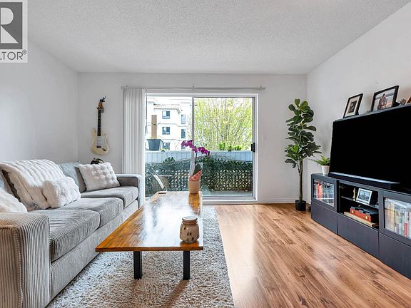 5th image of 2055 Suffolk Ave #30