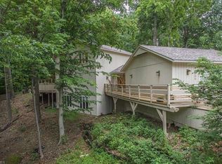 12205 Windcliff Rd, Strongsville, OH 44136