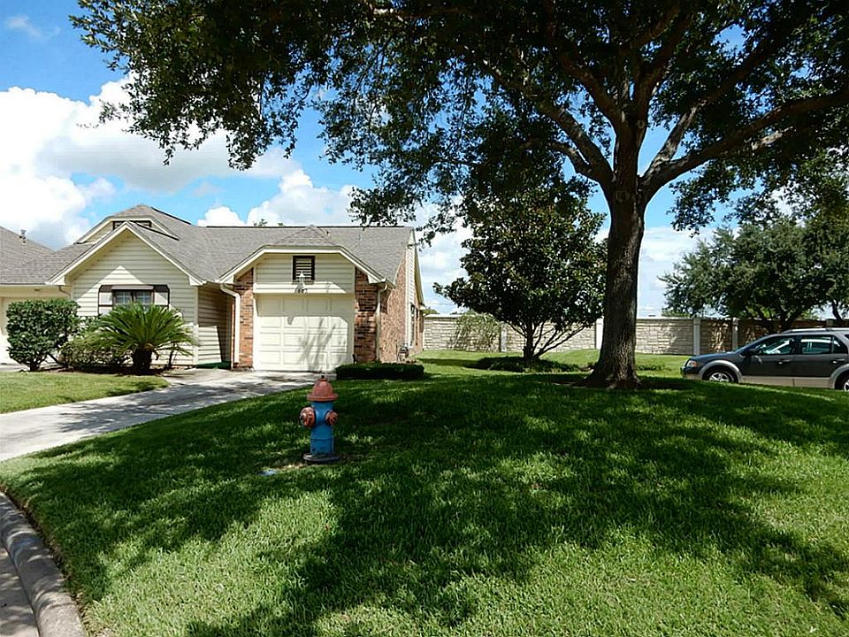 1st image of 602 W Country Grove Cir