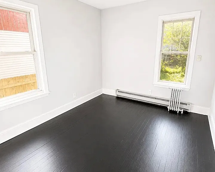 381 Leslie St #1L — Photo 7
