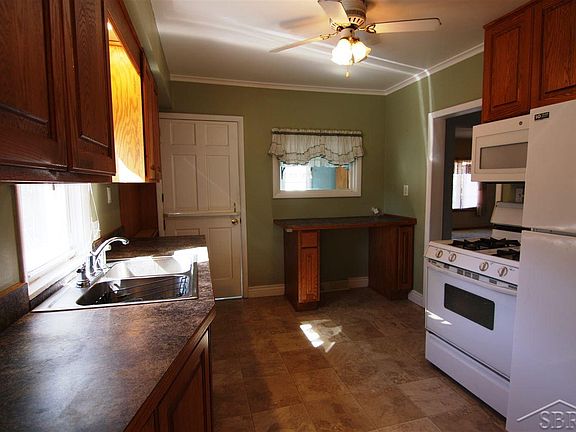 3rd image of 203 Meade St