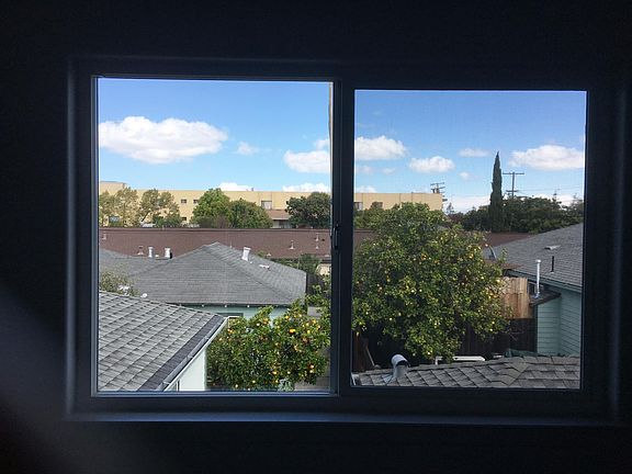 4th image of 144 Redwood Ave APT 6