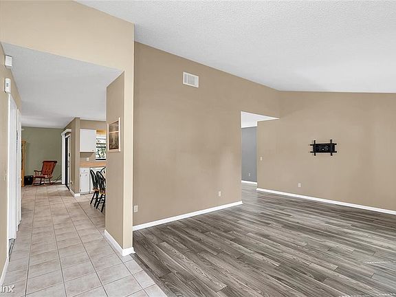 3rd image of 1796 Cinnamon Cir