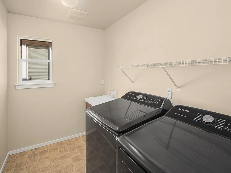 3450 NE Madison Way — Photo 23