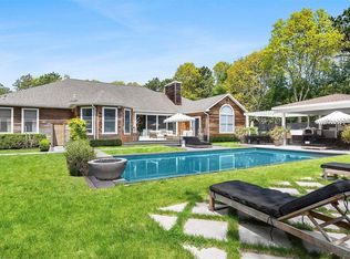 135 Malloy Dr, East Quogue, NY 11942