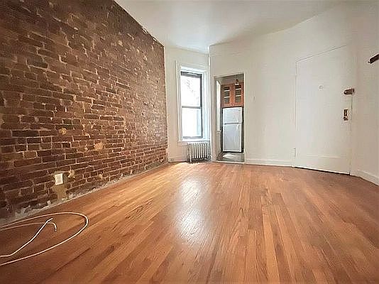 1st image of 1515 Lexington Ave APT 4B