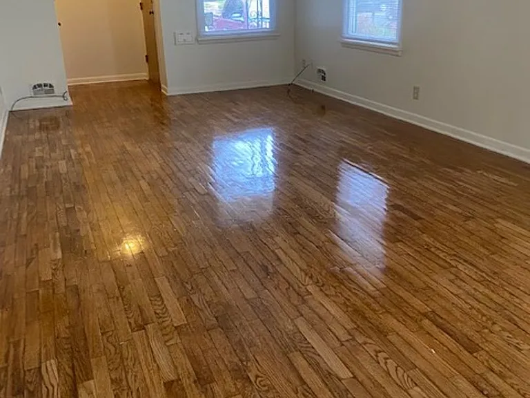 1126 Custer Ave — Photo 4