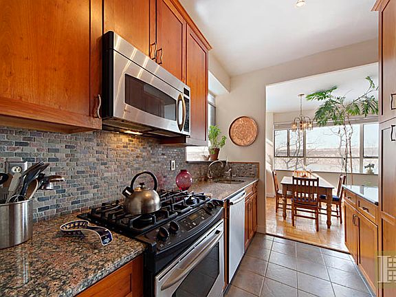 2nd image of 2727 Palisade Ave APT 3H