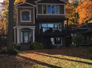 3215 Crystal Bay Rd, Wayzata, MN 55391