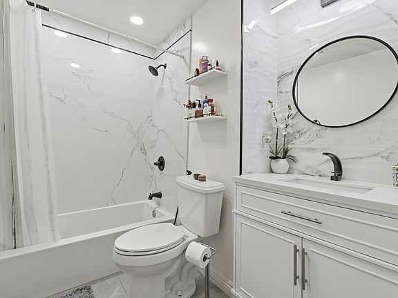 5th image of 1714 Woodridge Way