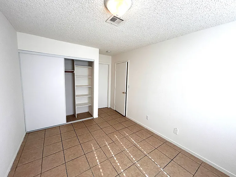 6217 Yerba Ln — Photo 10