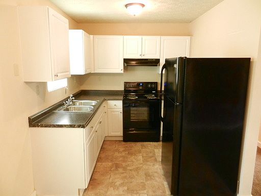 2nd image of 5096 Lorraine Pl