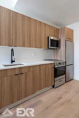 Rented by EXR | media 7