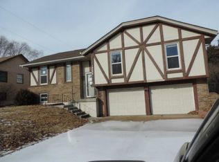 16208 S Cogan Dr, Independence, MO 64055