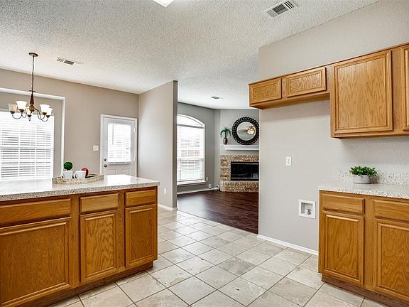 4th image of 4446 Champion Hill Dr