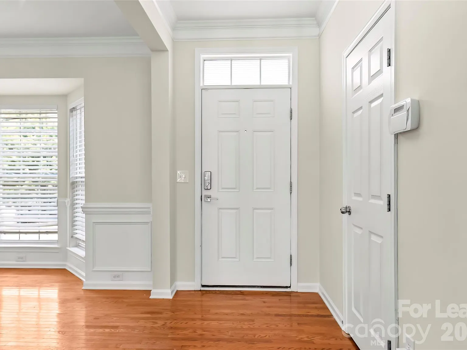 3 bed, 3.5 bath, $2,400 — Photo 3