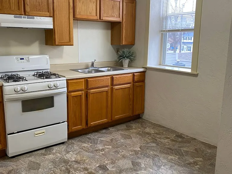 315 West Main St — Photo 14