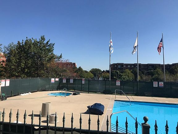 3rd image of 6400 W Berteau Ave #1-513