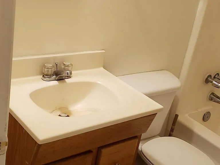 3604 Lafayette Dr NE — Photo 9
