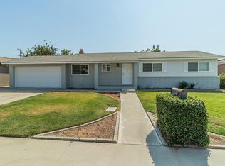 1055 Laurel Ln, Lemoore, CA 93245