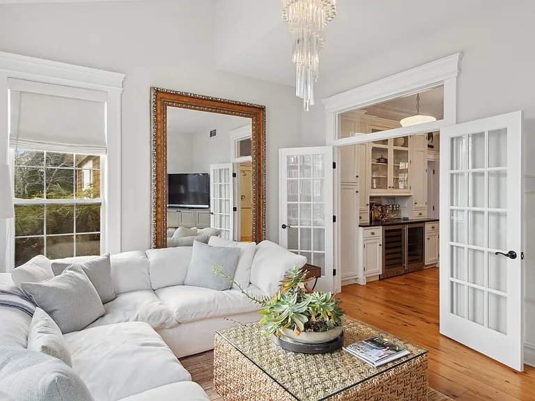 371 Sag Harbor Tpke — Photo 18