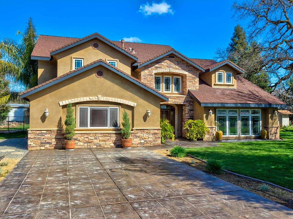2nd image of 152 Nelson Ln