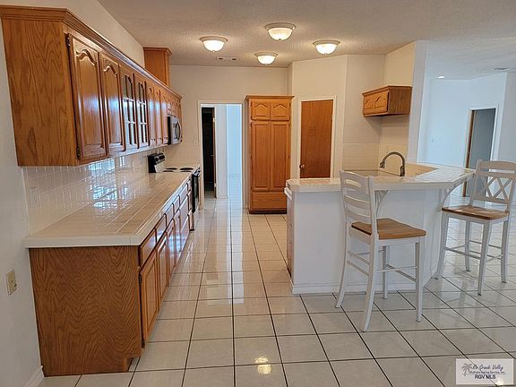 4th image of 655 Salvatierra St
