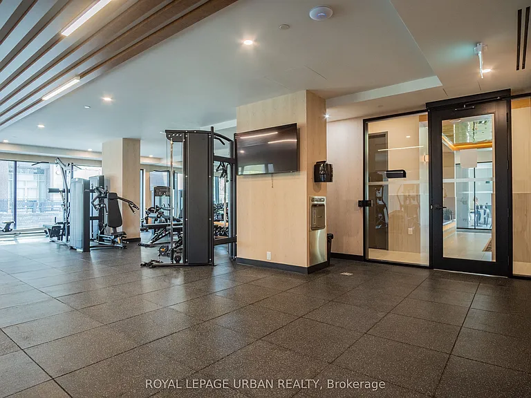 1660 Bloor St W #913 — Photo 22