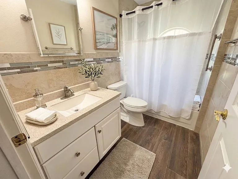 20 Clarendon Ct N — Photo 21