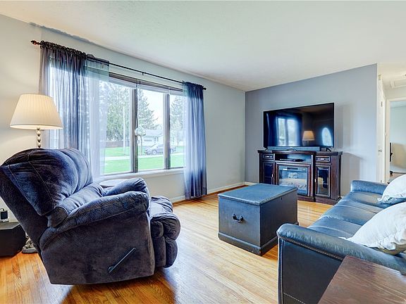 5th image of 23 Barcrest Dr
