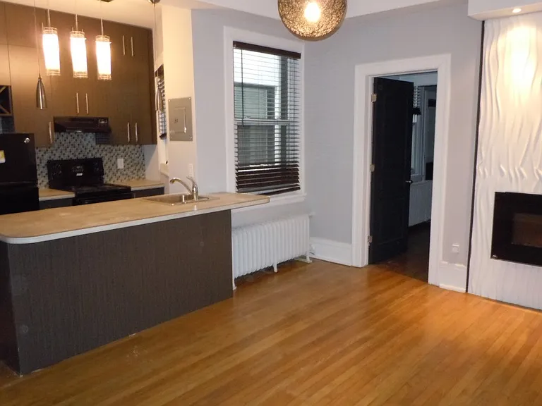 214 Gloucester St — Photo 16